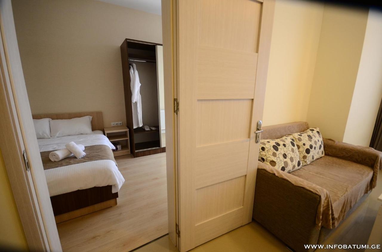 West Apartments Batumi Eksteriør bilde