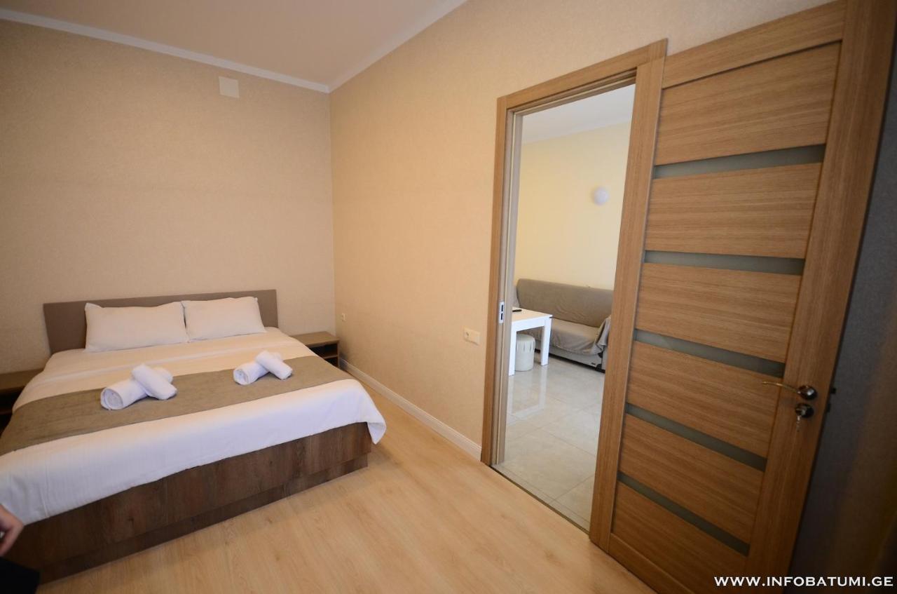 West Apartments Batumi Eksteriør bilde