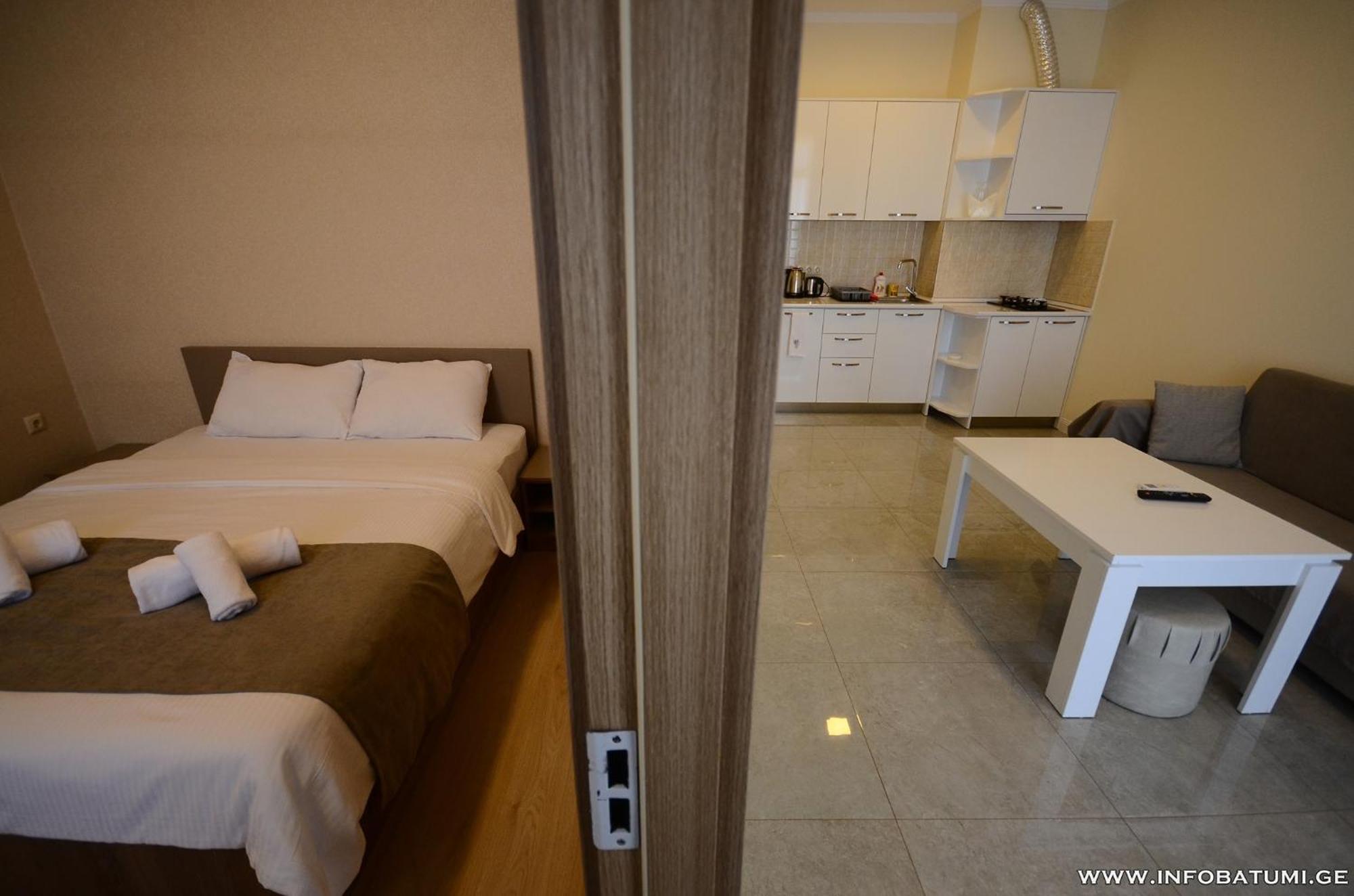 West Apartments Batumi Eksteriør bilde
